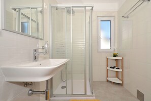 Apartment (A2) | Badezimmer