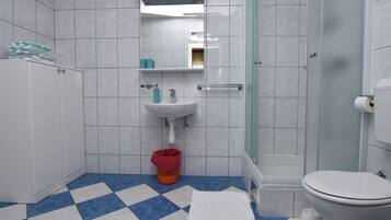 Room (S3) | Bathroom | Shower