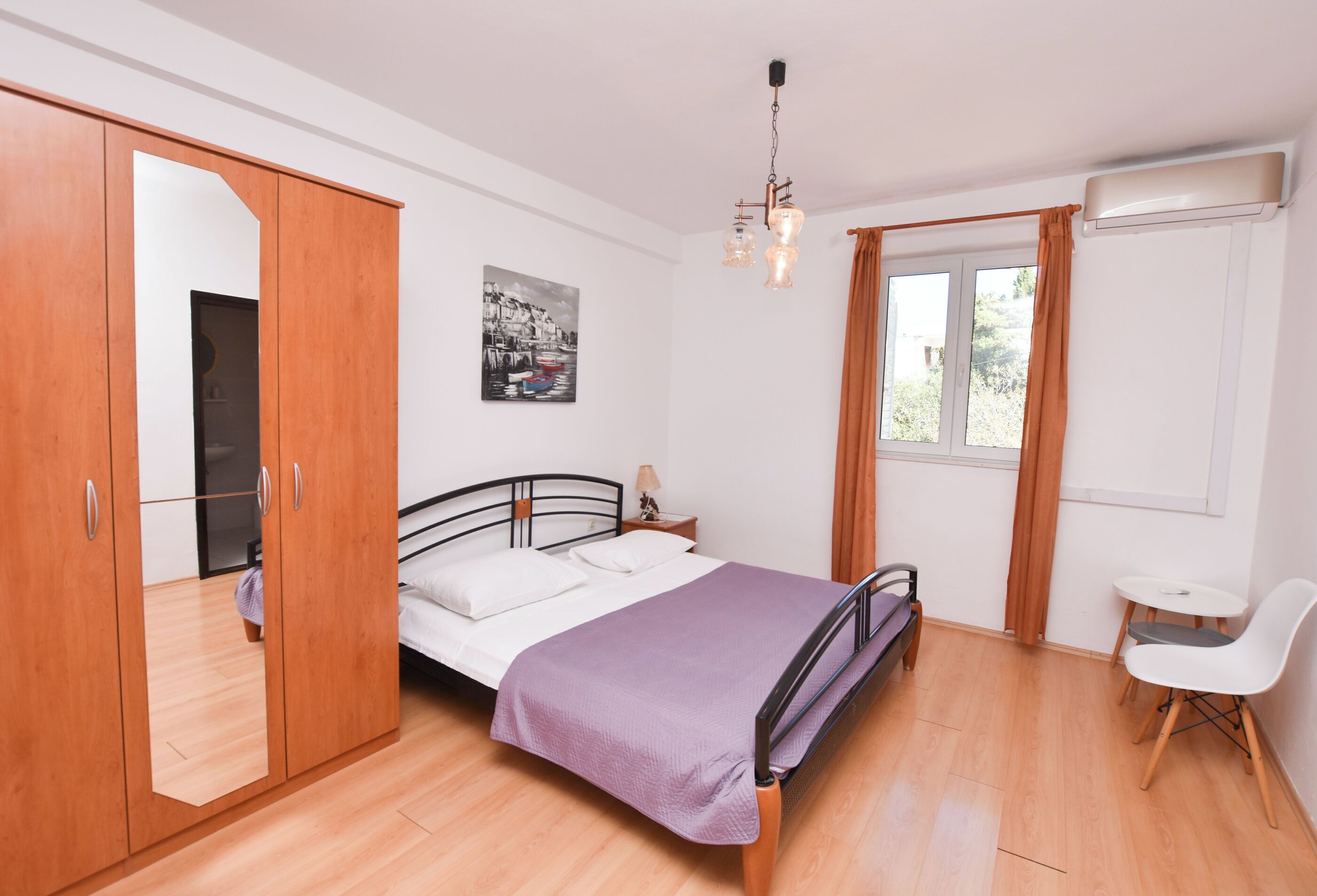 Room (S7) | WiFi (free)