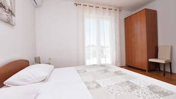 Room (S2) | Free WiFi