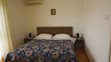 Room (S3)