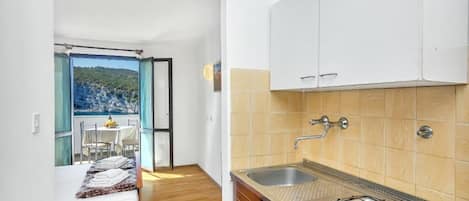 Studio (A5) | Private kitchen