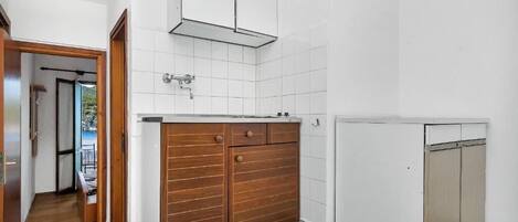 Leilighet (A8) | Eget kjøkken | Kjøleskap, kokeplater og kjøkkenutstyr