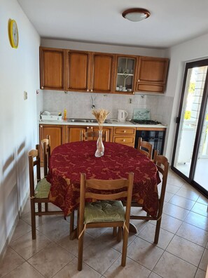 Apartment (A1) | Private kitchen - Apartment Ante (Korčula)