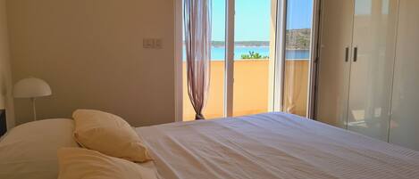 Apartment (A1) | In-room safe, iron/ironing board, free WiFi