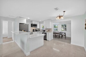 House, Multiple Beds, Pool Access, Garden View (Evergreen Retreat) | Private kitchen