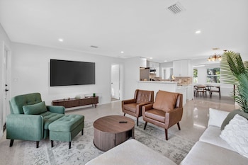 Evergreen Retreat Home for 7