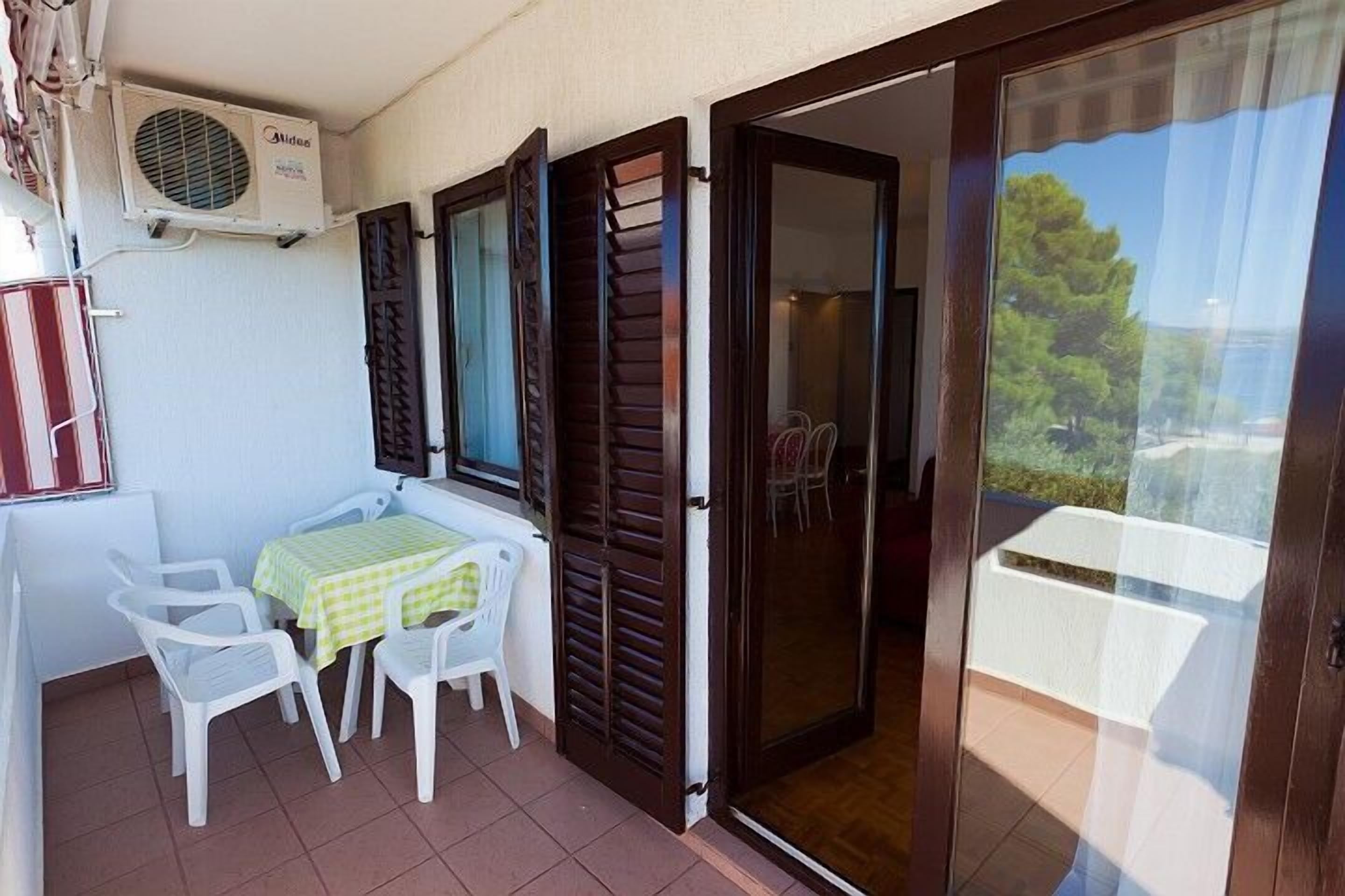 Apartment (A2) | Balkon