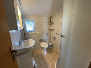 Apartment (A4) | Bathroom