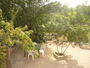 Courtyard - House Dragica (Cres)