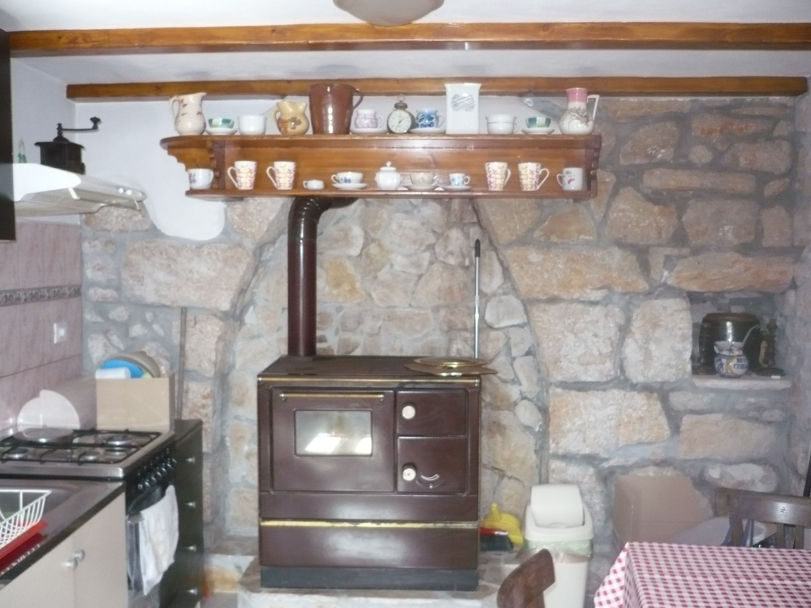 House | Private kitchen | Fridge, oven, stovetop, espresso maker