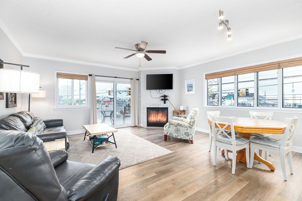 Smart TV, fireplace