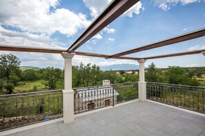 House | City view - House Bosnic (Cista Provo)