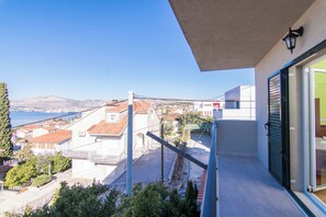 Apartment (A2) | Balcony - Apartment MM (Okrug)