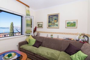 Apartment (A2) | Interior - Apartment MM (Okrug)