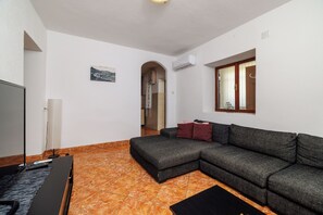 Apartment (A1) | Living room - Apartment Klara (Senj)