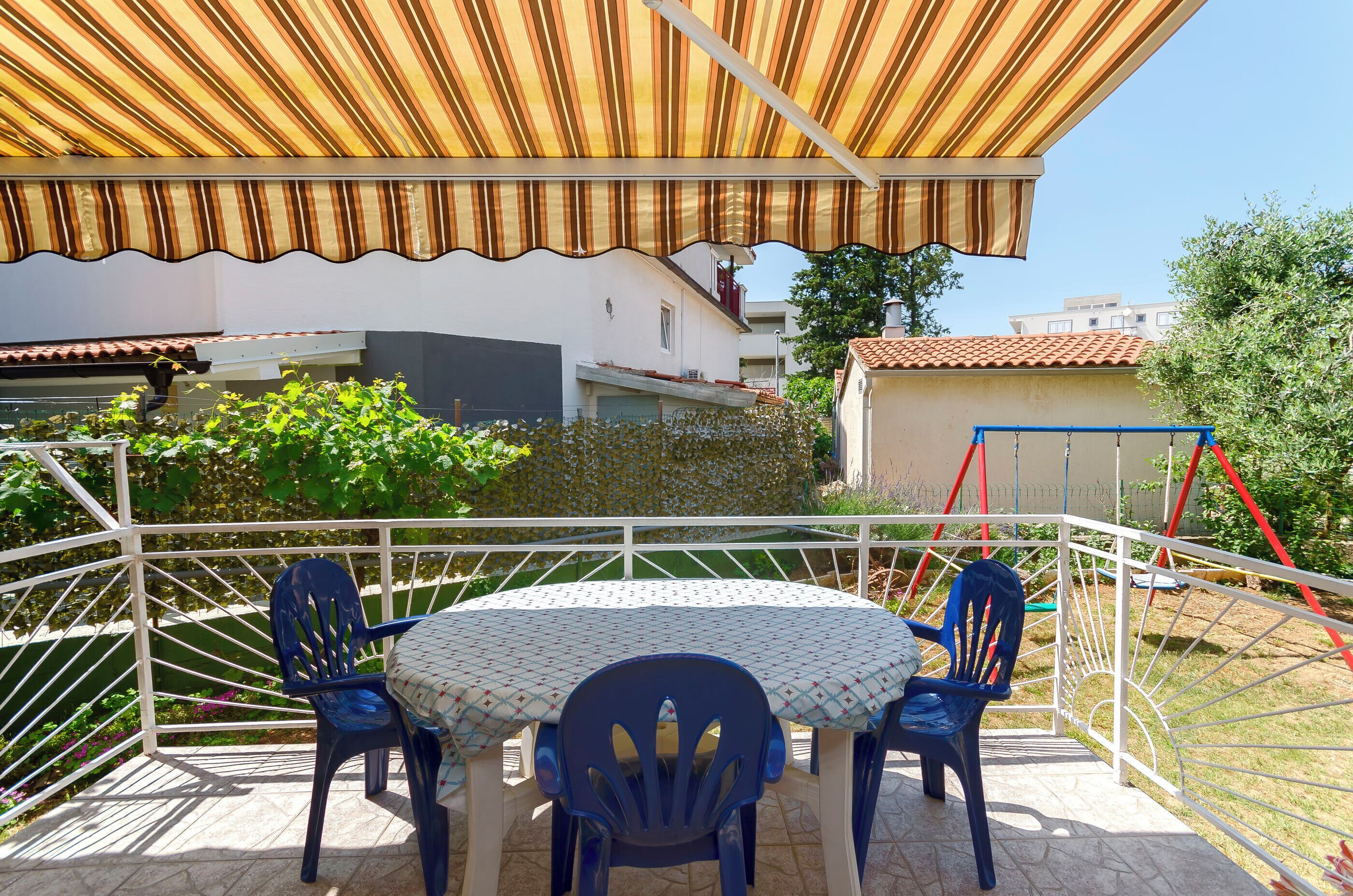 Apartamento (A1) | Restaurante al aire libre