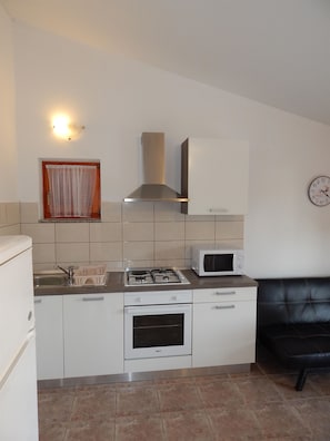 Apartment (A1) | Private kitchen - Apartment Matilda (Starigrad)