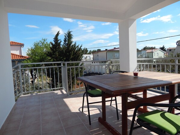 Apartment (A1) | Balkon