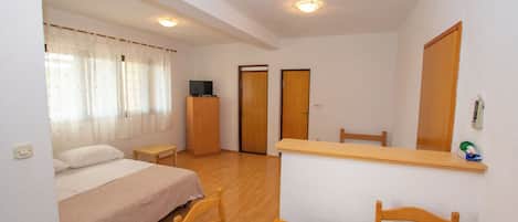 Apartment (A2) | Private kitchen | Fridge, oven, stovetop, espresso maker