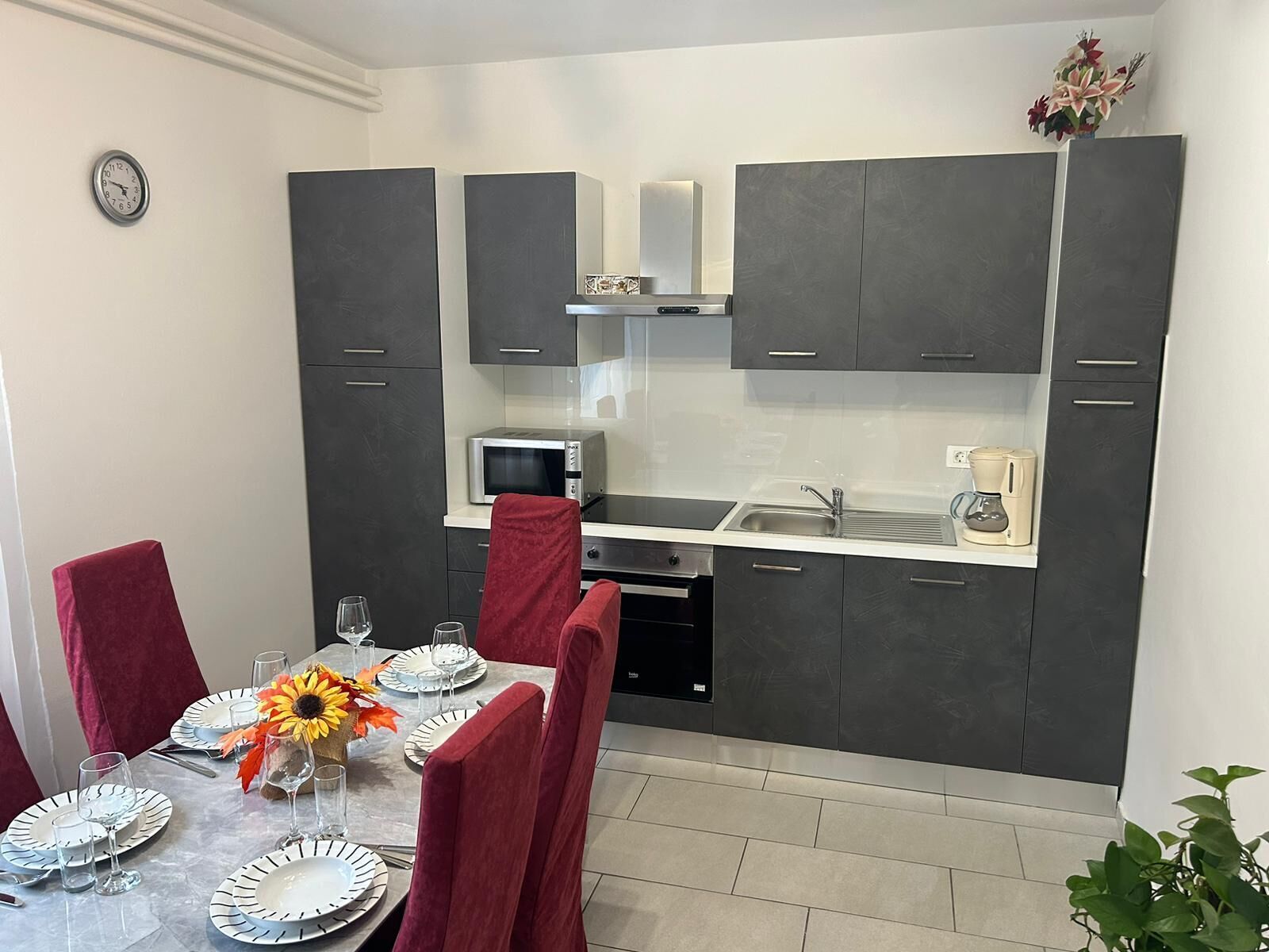 Apartment (A1) | Eigene Küche | Kühlschrank, Mikrowelle, Ofen, Herdplatte