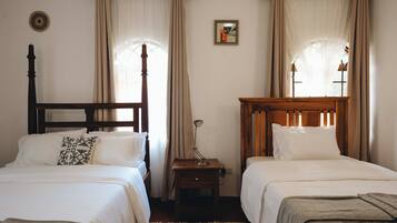 Comfort Condo, Pool View | Bathroom | Bathrobes, slippers, towels, soap