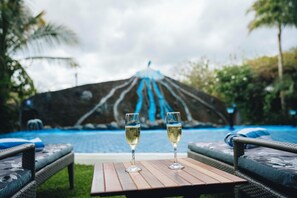 Outdoor pool - NAIBOR VILLA (Arusha)