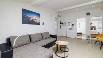 Apartment (A5) | Living room | Smart TV