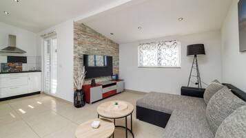 Apartment (A5) | Living room | Smart TV