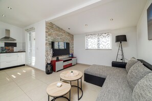 Apartment (A5) | Living room | Smart TV - Apartments Pera (Crikvenica)