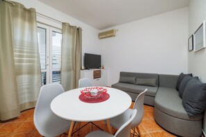 Apartment (A4) | Dining - Apartments Pera (Crikvenica)