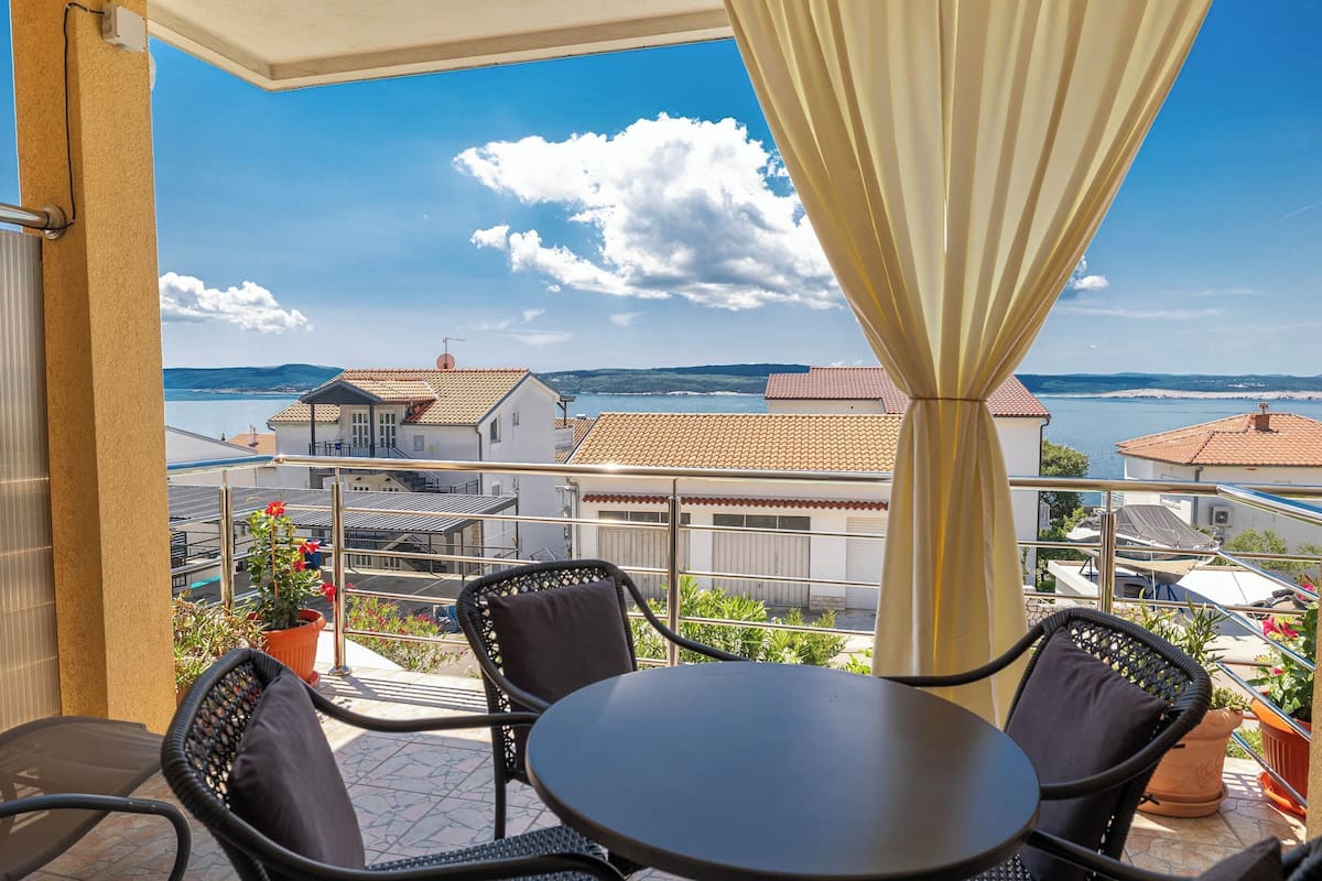 Apartment (A5) | Balcony