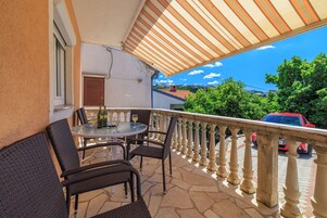 Apartment (A1) | Outdoor dining