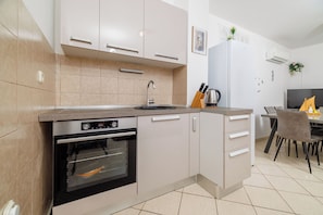 Apartment (A2) | Private kitchen