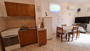 Apartment (A2) | Private kitchen