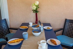 Apartment (A1) | Balkon