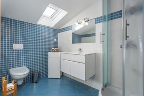 Apartment (A2) | Bathroom | Shower - Apartments and Room Tamaris (Malinska-Dubasnica)