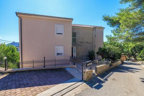 Building design - Apartment Villa Sara (Crikvenica)