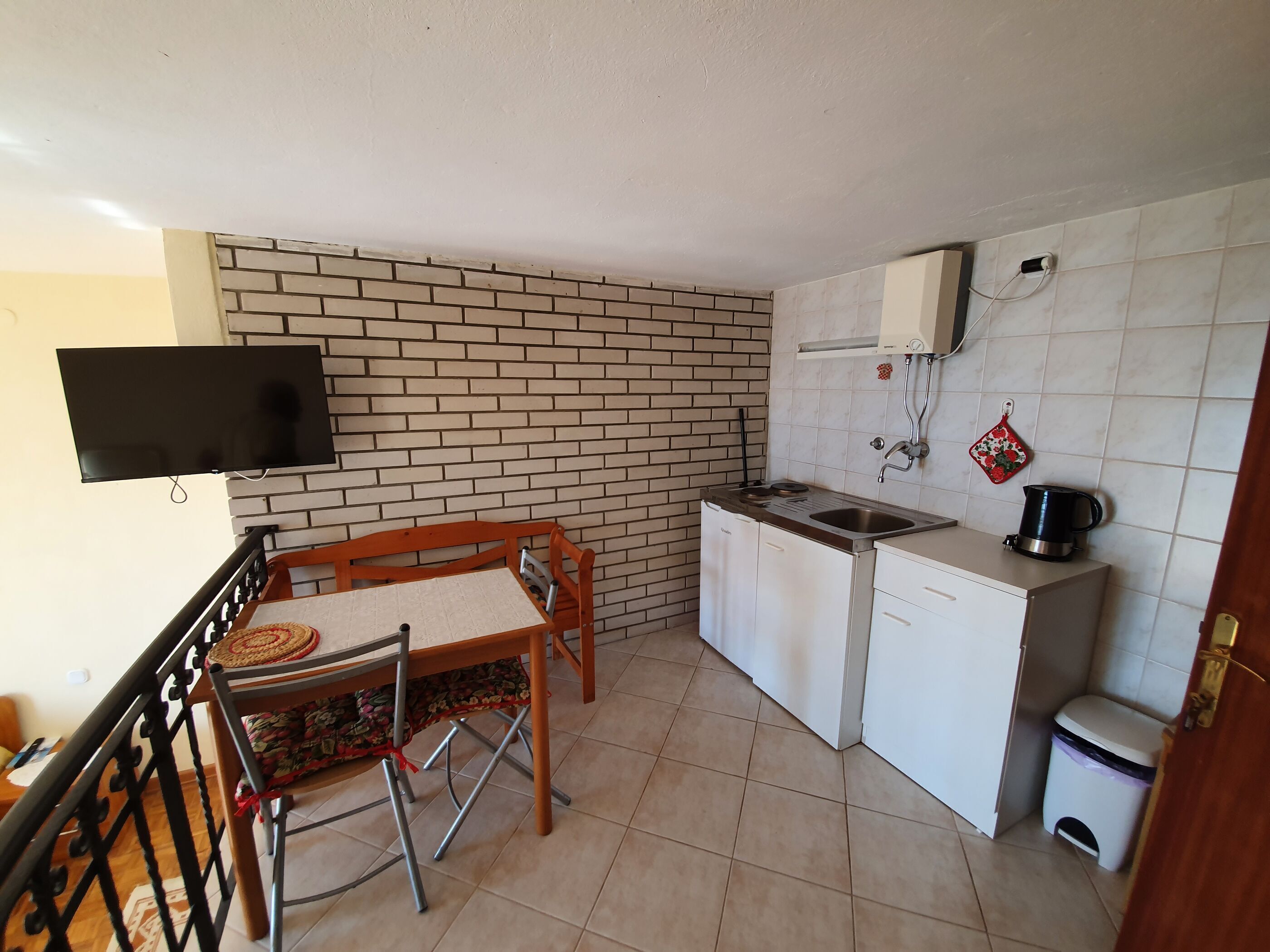 Studio (A3) | Private kitchen