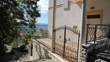 Kiến trúc tòa nhà