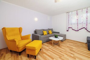 Apartemen (A2) | Ruang keluarga