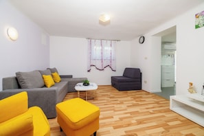 Apartment (A2) | Living room - Apartment Mariposa (Crikvenica)