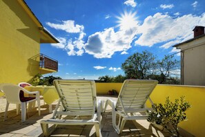 Unclassified image, 3 of 27, button - Rooms Tomc (Porec)