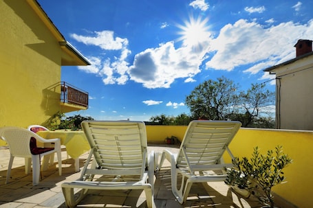 Terraza o patio. Rooms Tomc