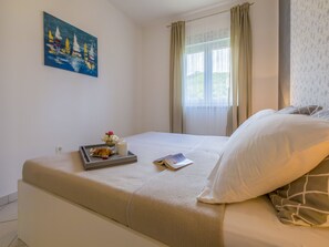 Apartment (A2) | Iron/ironing board, free WiFi - Apartments Rabbit (Crikvenica)
