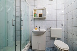 Studio (A1) | Badezimmer