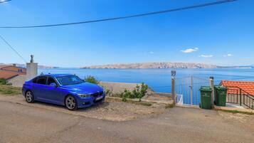 Bãi đậu xe tự phục vụ miễn phí