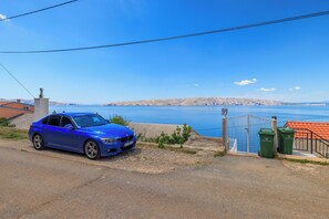 Bãi đậu xe tự phục vụ miễn phí 