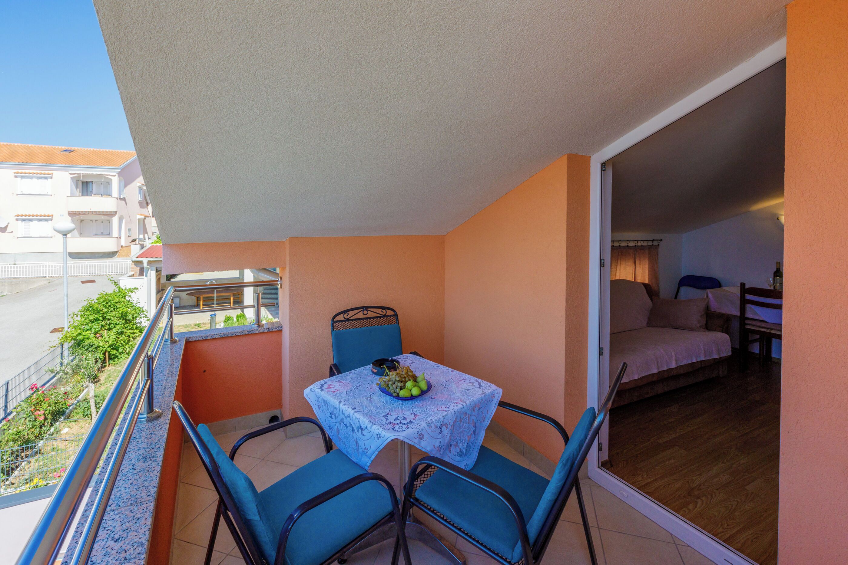 Apartment (A2) | Balkon