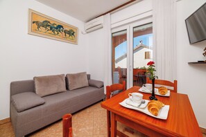 Apartment (A1) | Dining - Apartments Marissimo (Crikvenica)